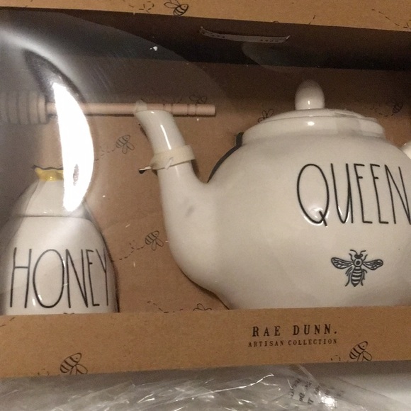 Rae Dunn 2Pk tea pot and honey pot gift set - Picture 4 of 4